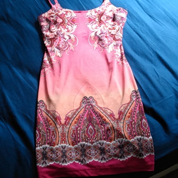 Pink dress - Picture 3 of 3